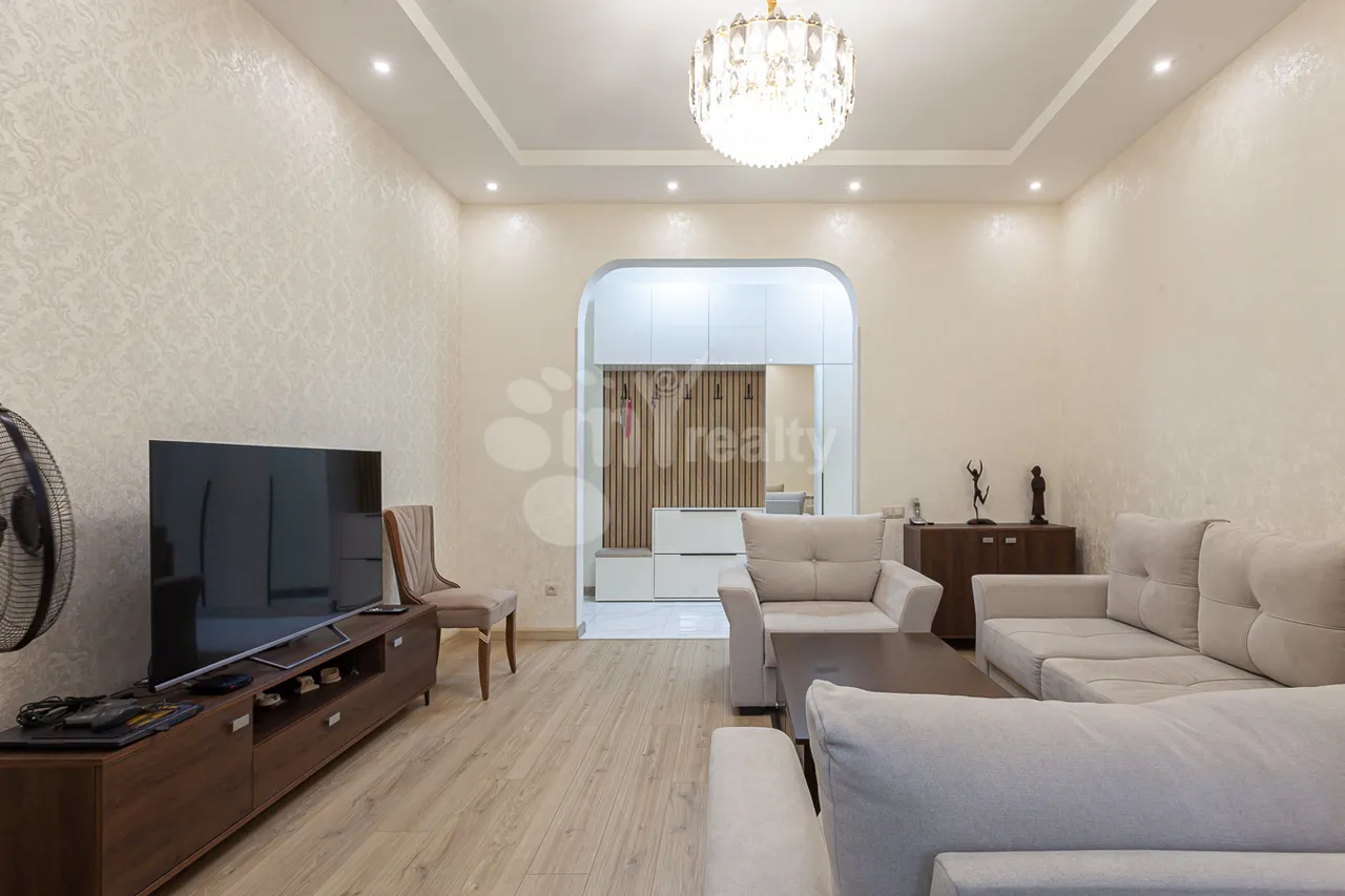 3 bedroom apartment for rent خیابان پارونیان, مرکز شهر ایروان, 157956