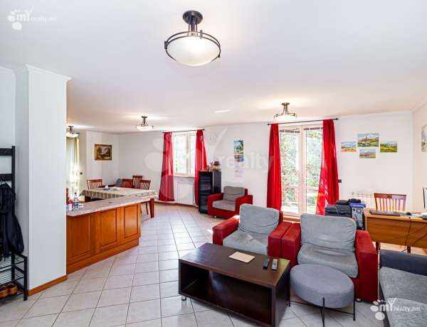 4-senyakanoc-bnakaran-vacharq-Yerevan-Center