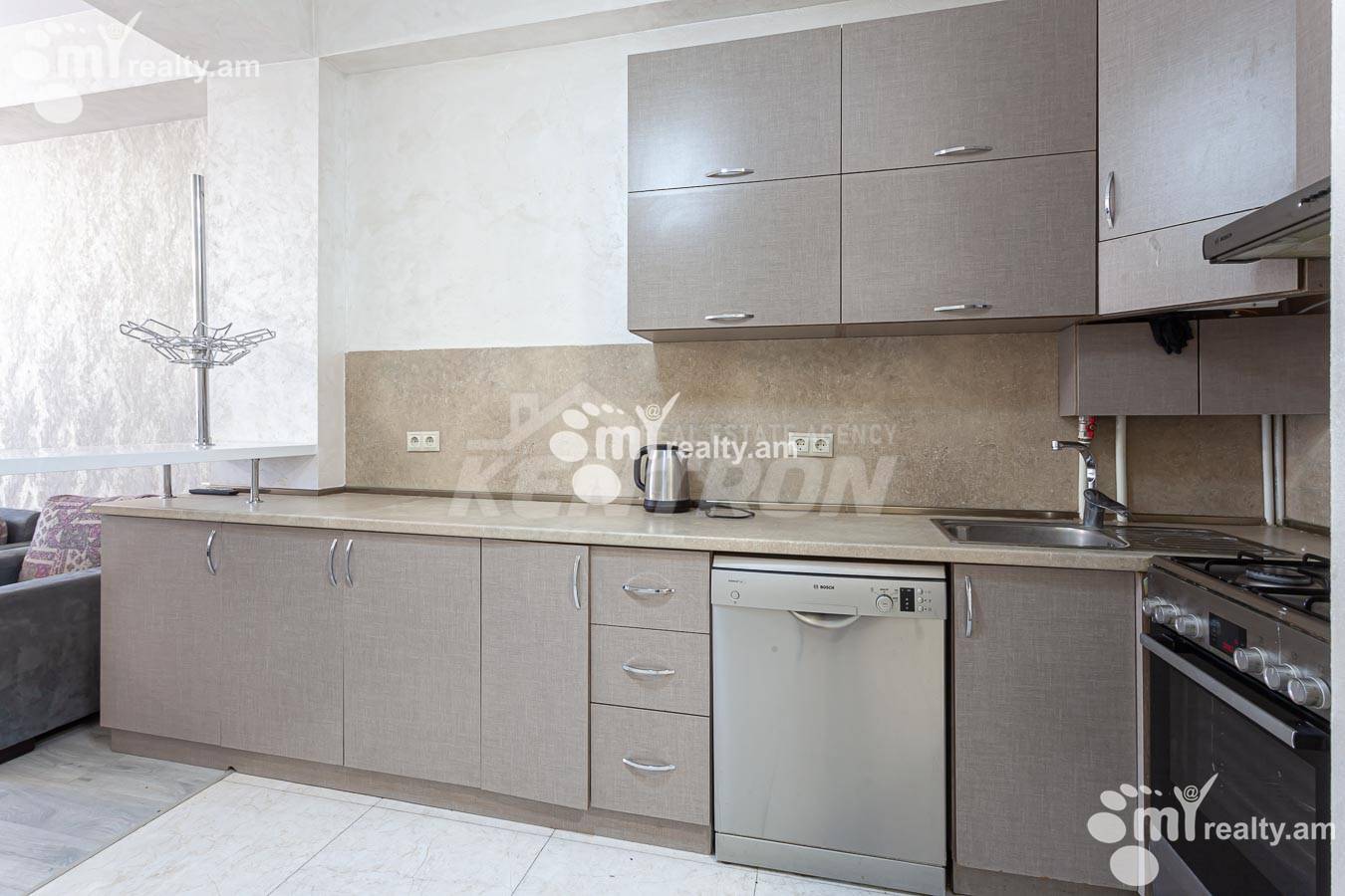 3 սենյականոց բնակարան  Նալբանդյան փող, Կենտրոն Երևան, 135466