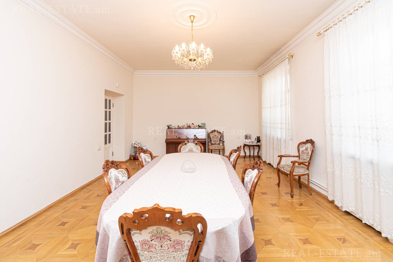 House for sale خیابان اِرزنکیان, عربگیر ایروان, 131697