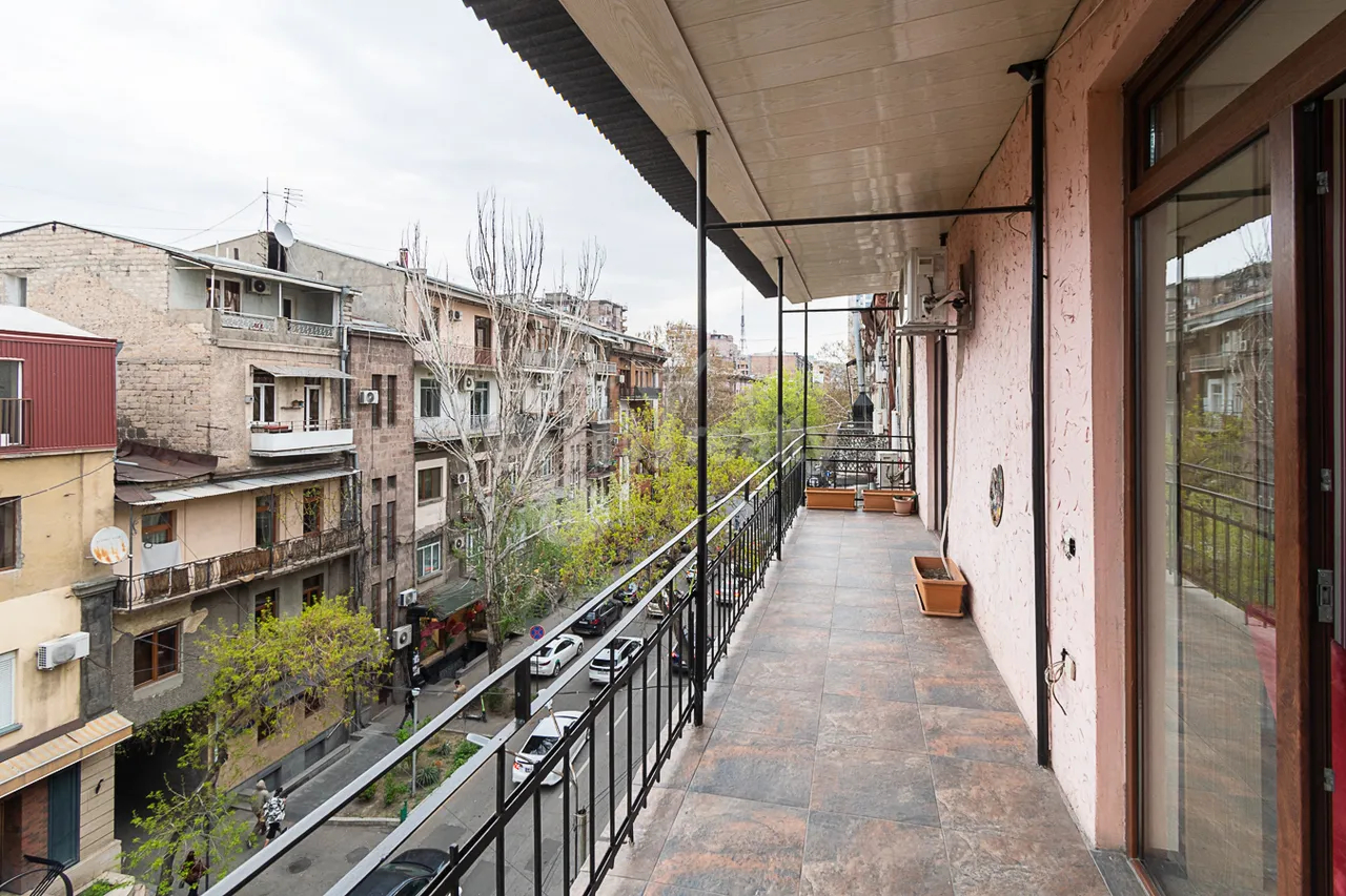 2 սենյականոց բնակարան  Պուշկինի փող, Կենտրոն Երևան, 160239