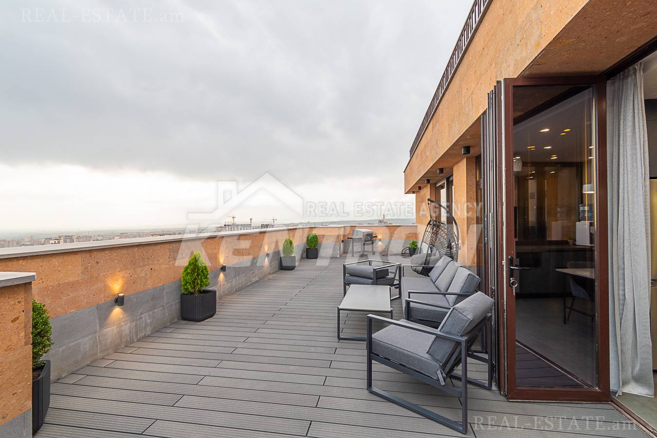 Купить 4 комнатную квартиру Нерсисян ул туп., Канакер-Зейтун Ереван, 134937