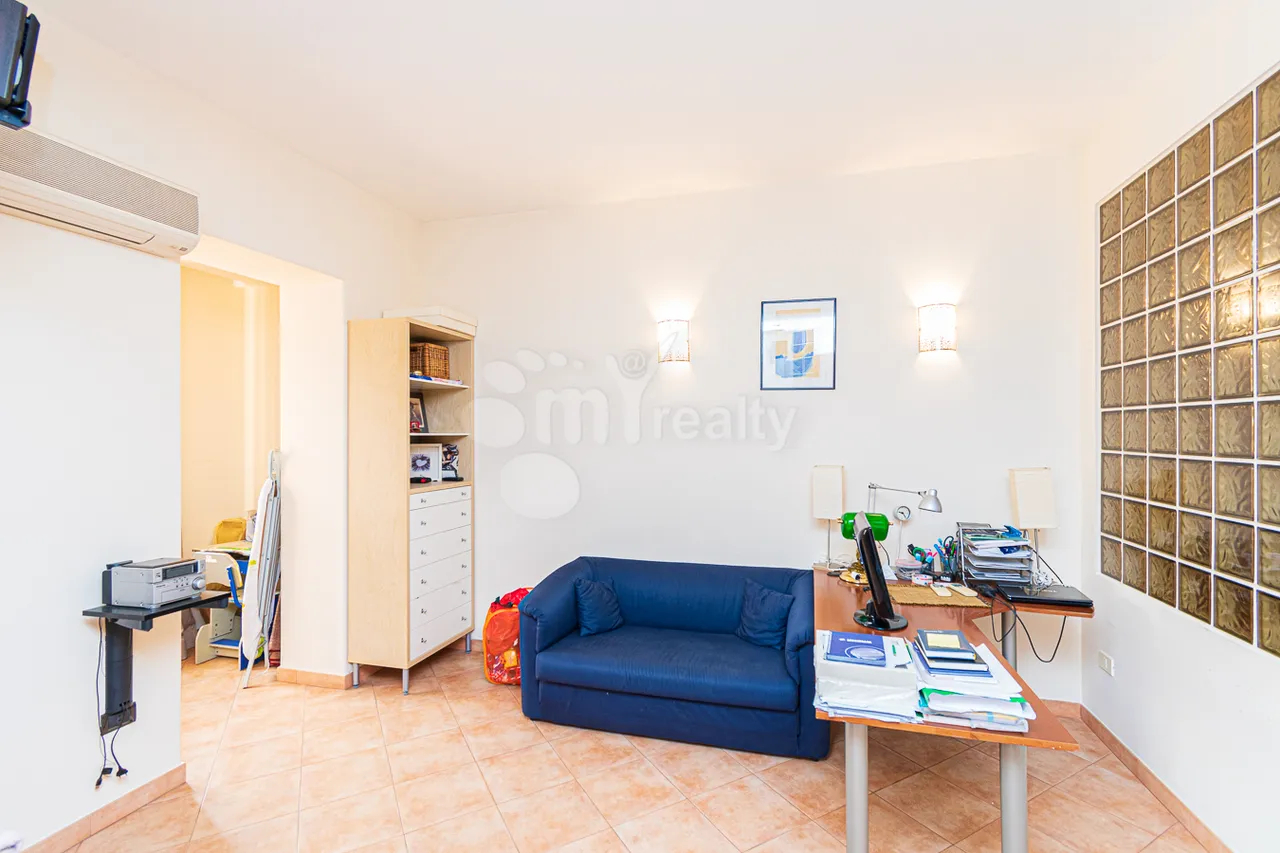 5 bedroom apartment for rent A.Manukyan St, Center Yerevan, 161632