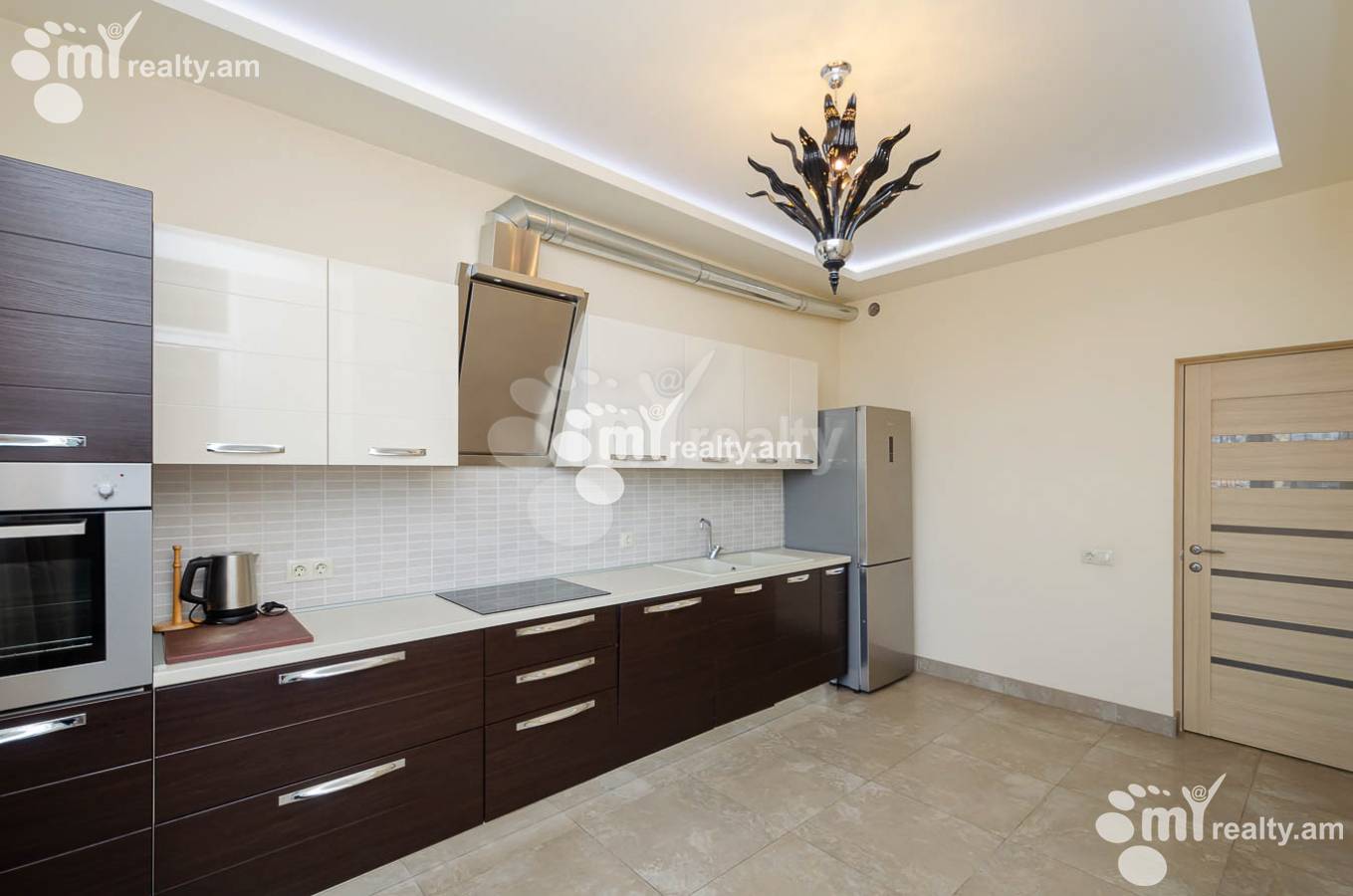 4 bedroom apartment for rent Rostom St, Center Yerevan, 144583