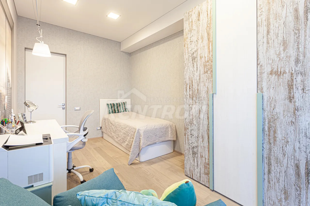 4 bedroom apartment for sale D. Demirchyan St, Center Yerevan, 161940
