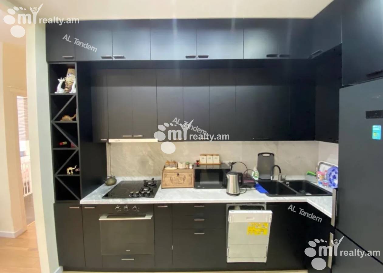 3 bedroom apartment for sale خیابان گِریبودوف, عربگیر ایروان, 143539