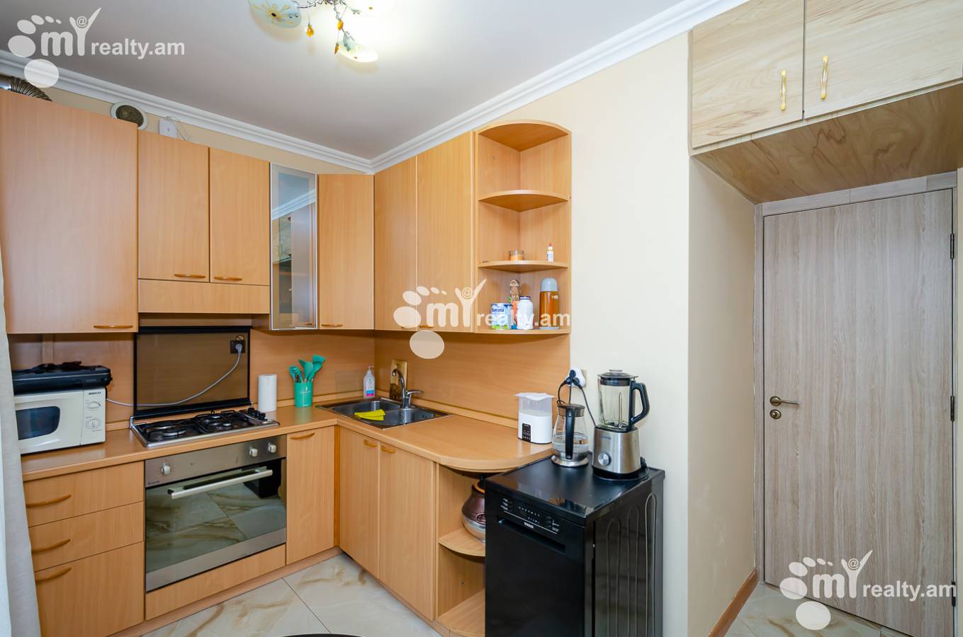 3 bedroom apartment for sale خیابان واهر. پاپازیان, عربگیر ایروان, 144066