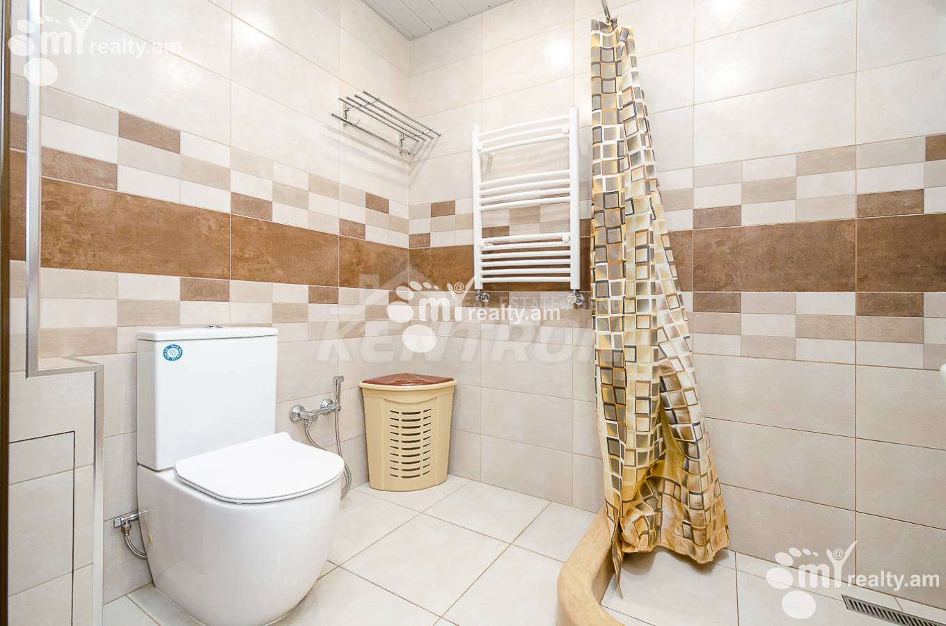 3 bedroom apartment for sale خیابان ابوویان, مرکز شهر ایروان, 109964