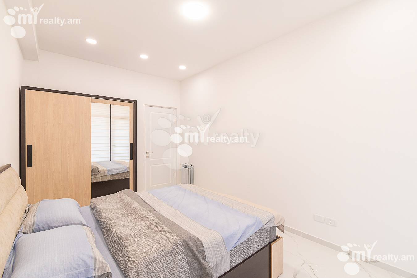 Купить 2 комнатную квартиру Арам ул, Центр Ереван, 151520