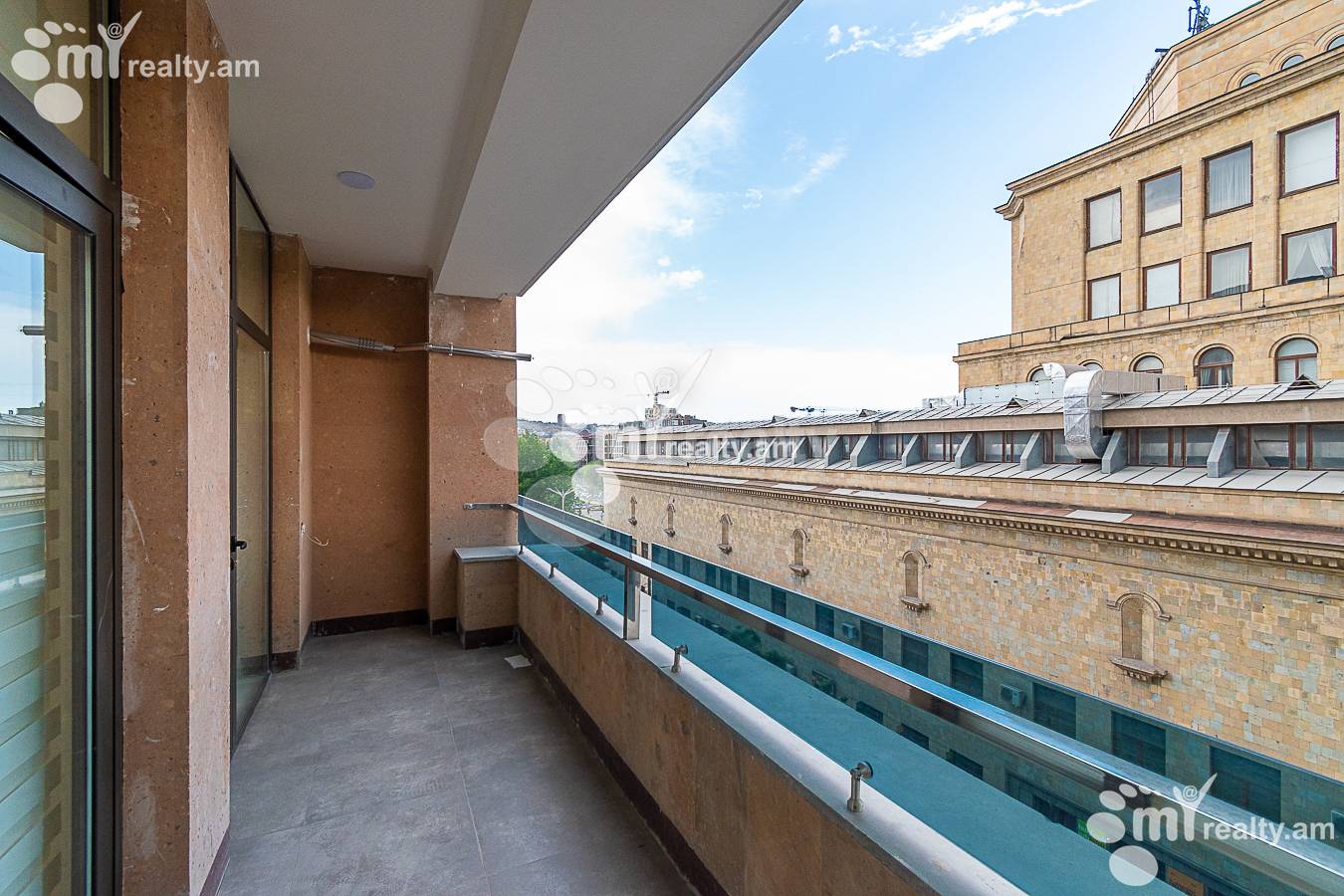 Купить 2 комнатную квартиру Арам ул, Центр Ереван, 151520