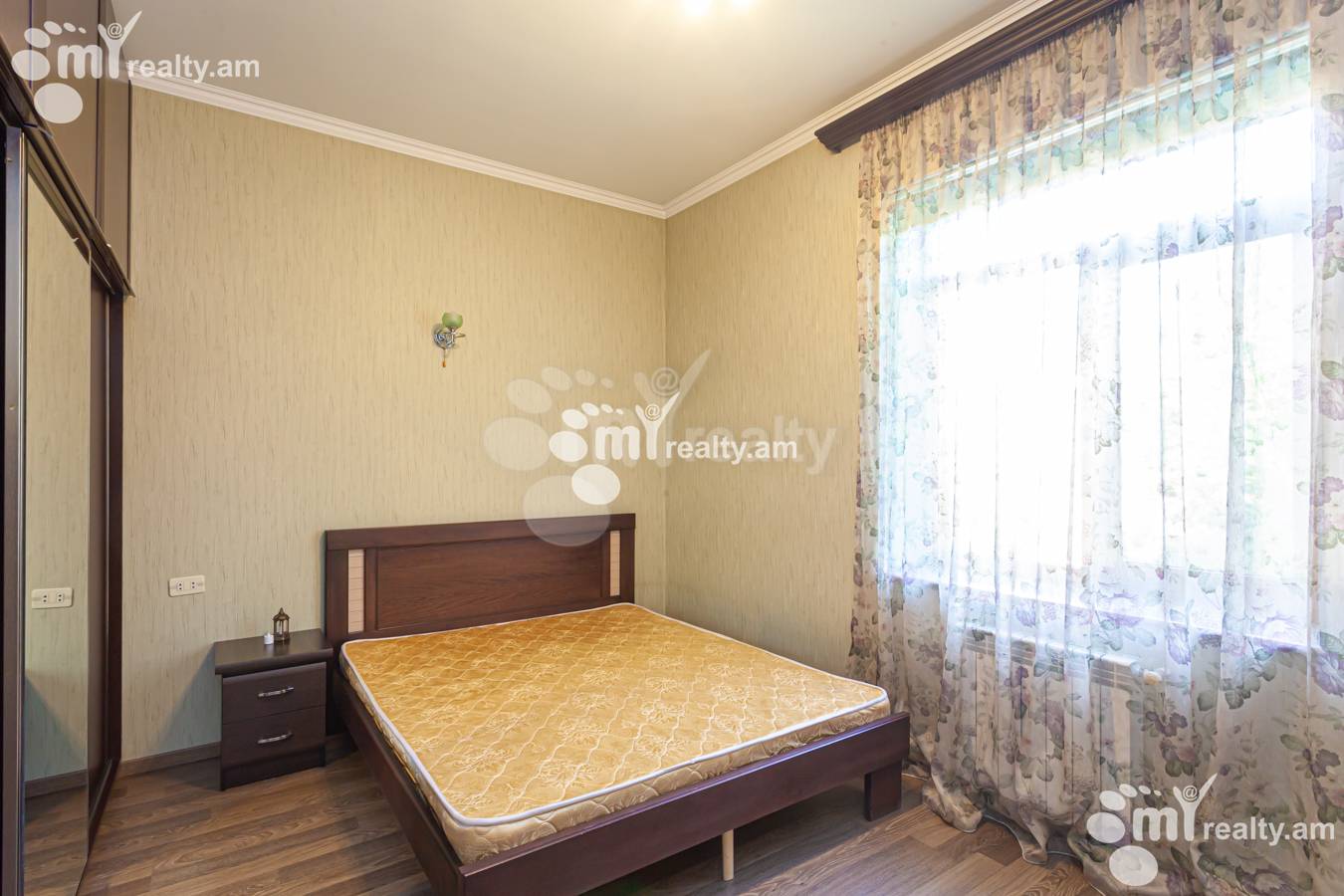 Снять 3 комнатную квартиру Байрон ул, Центр Ереван, 154243
