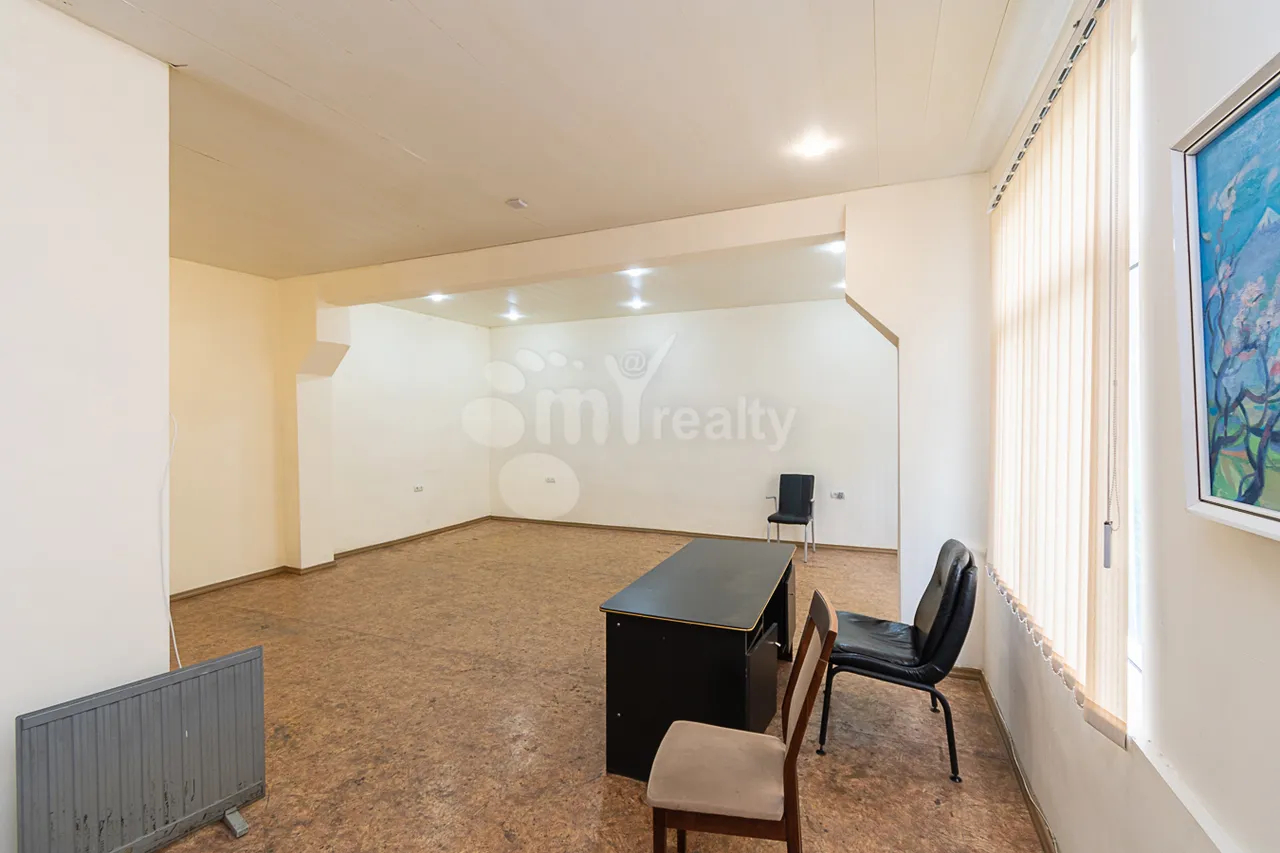 Commercial property for sale Fuchik St, Ajapnyak Yerevan, 160372