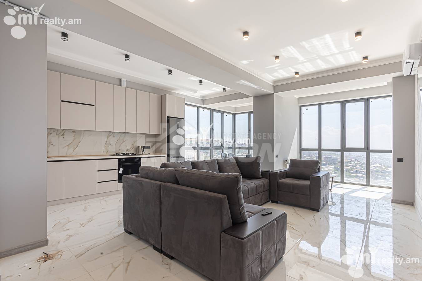 3 սենյականոց բնակարան վարձով Կ. Ուլնեցու փող., Քանաքեռ-Զեյթուն Երևան, 156632