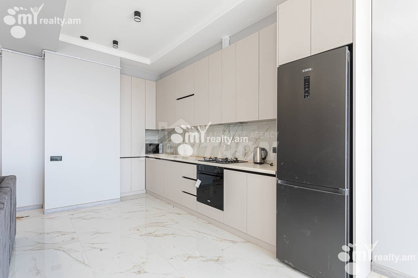 3 սենյականոց բնակարան վարձով Կ. Ուլնեցու փող., Քանաքեռ-Զեյթուն Երևան, 156632