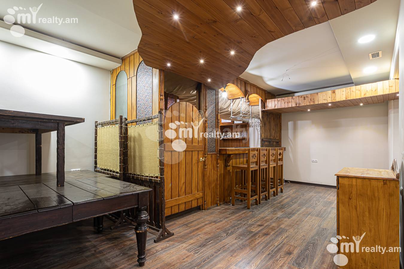 Купить коммерческoе помещение Саят-Нова пр, Центр Ереван, 156743