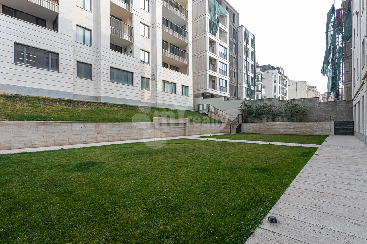 4 bedroom apartment for sale Antarayin, Rue Leonid Azgaldyan, Center Yerevan, 157992