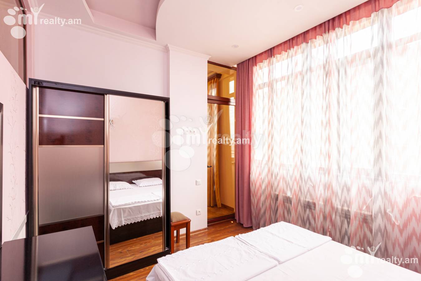 3 bedroom apartment for rent خیابان آرام, مرکز شهر ایروان, 151306