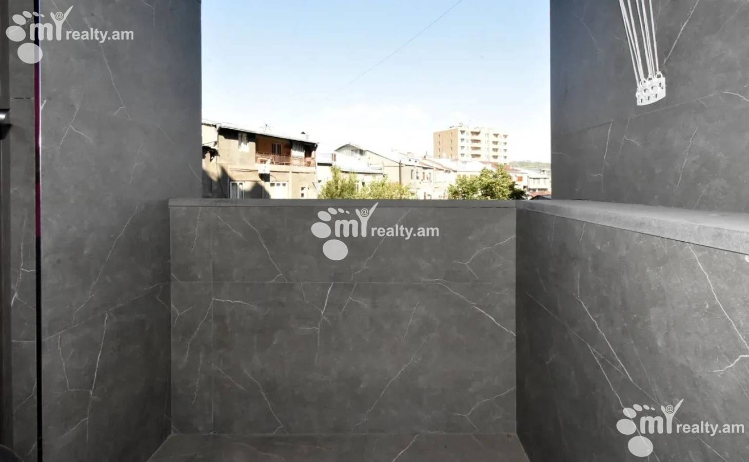 3 bedroom apartment for rent Israelyan St, Center Yerevan, 160692
