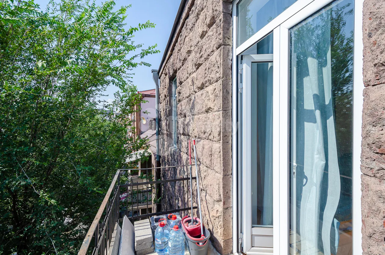 3 bedroom apartment for sale Isahakyan St, Center Yerevan, 161631