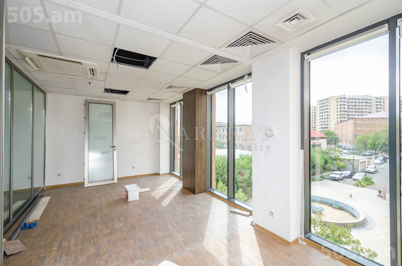 Снять коммерческoе помещение Г.Лусаворич ул, Центр Ереван, 153218