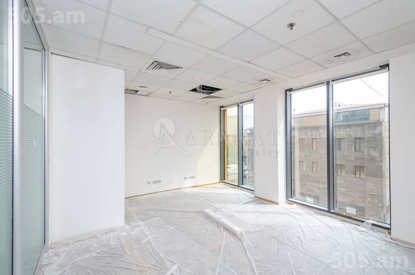 Снять коммерческoе помещение Г.Лусаворич ул, Центр Ереван, 153218