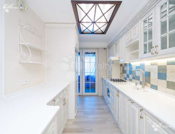 3-senyakanoc-bnakaran-vacharq-Yerevan-Center