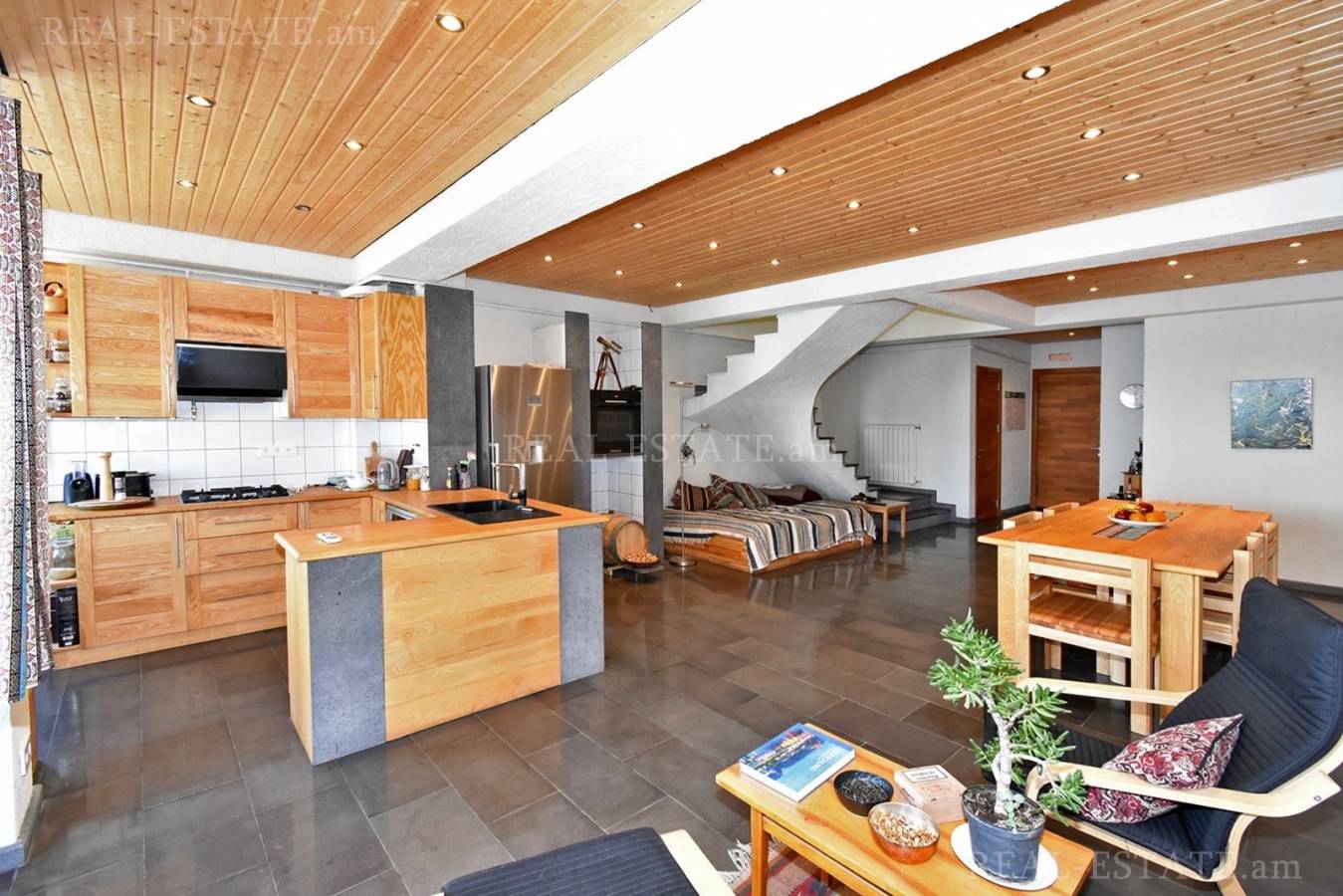 3 bedroom apartment for sale Antarayin St, Center Yerevan, 133237
