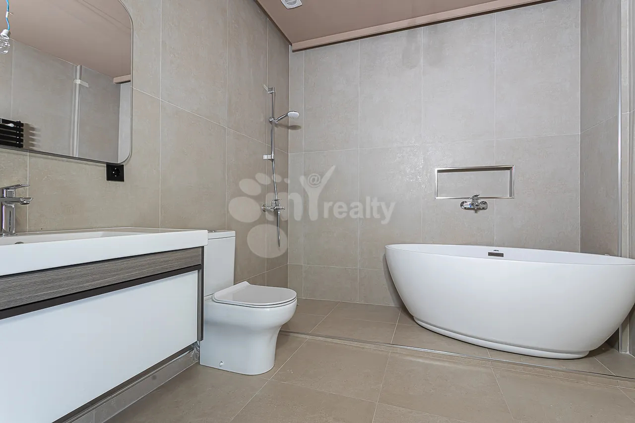 3 bedroom apartment for sale خیابان آدونس, عربگیر ایروان, 159950