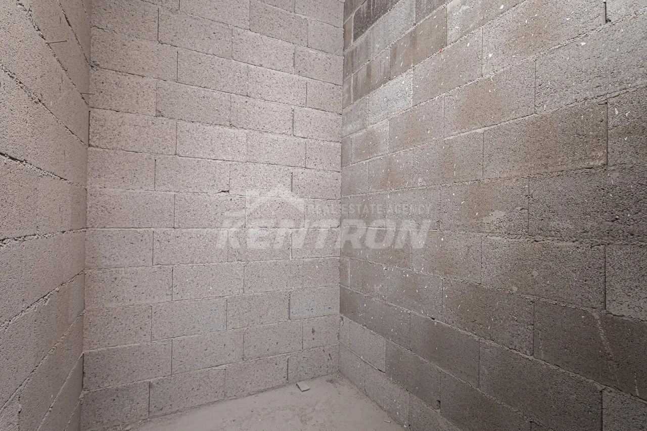 3 bedroom apartment for sale Antarayin St, Center Yerevan, 157605