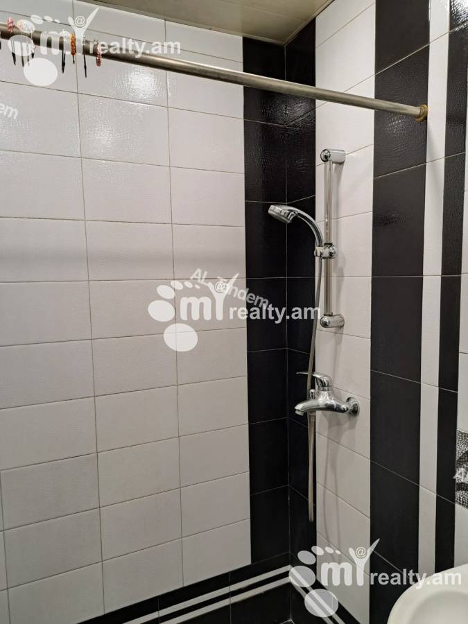 3 bedroom apartment for rent خیابان هامباردزومیان, عربگیر ایروان, 156697