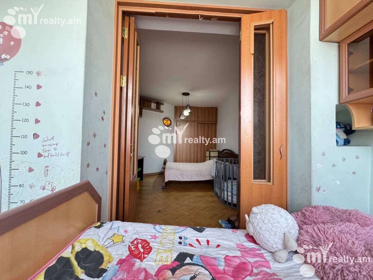 3 սենյականոց բնակարան  Գ.Լուսավորիչ փող, Կենտրոն Երևան, 160994