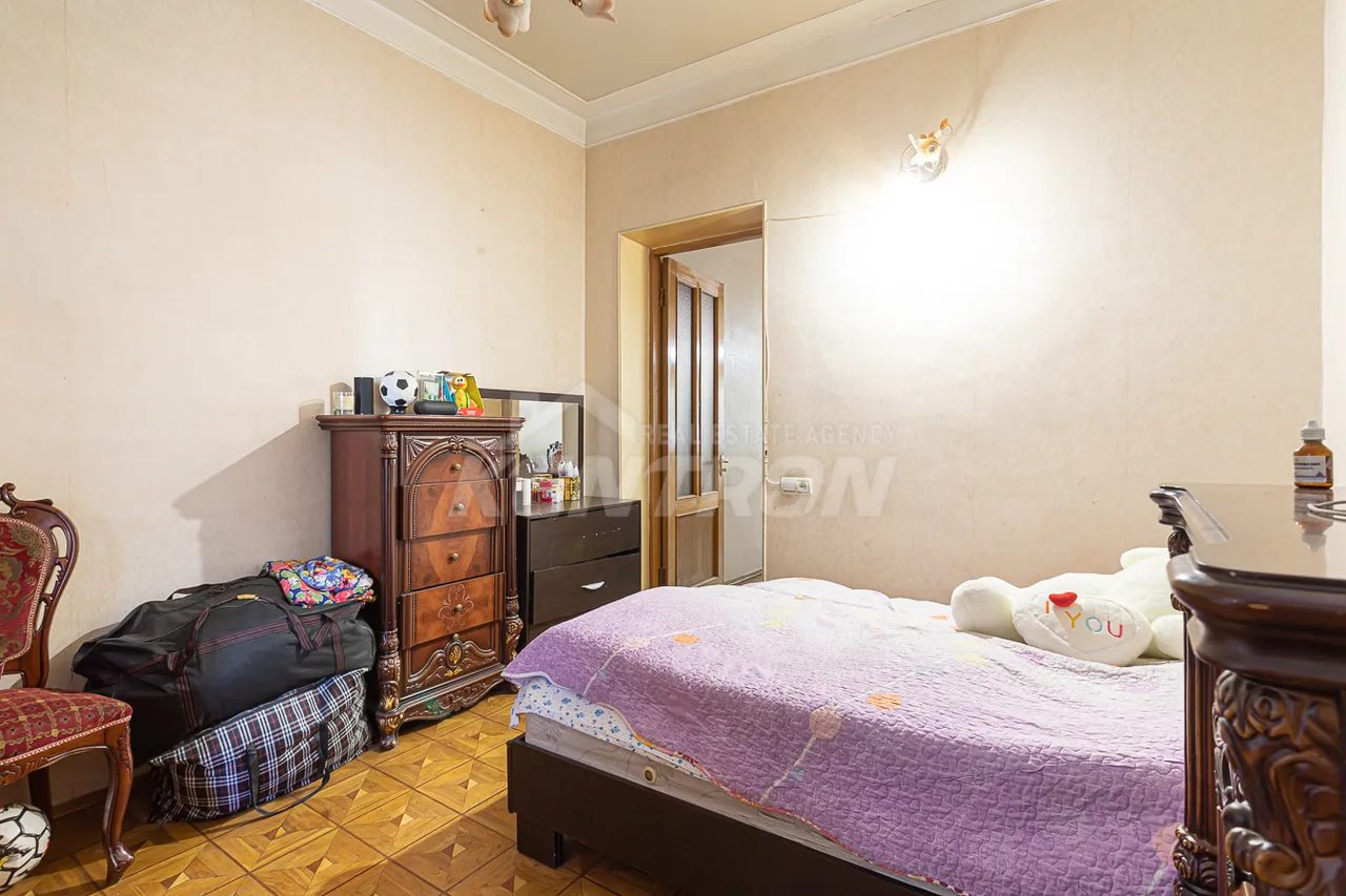 3 bedroom apartment for sale Paronyan St, Center Yerevan, 157419