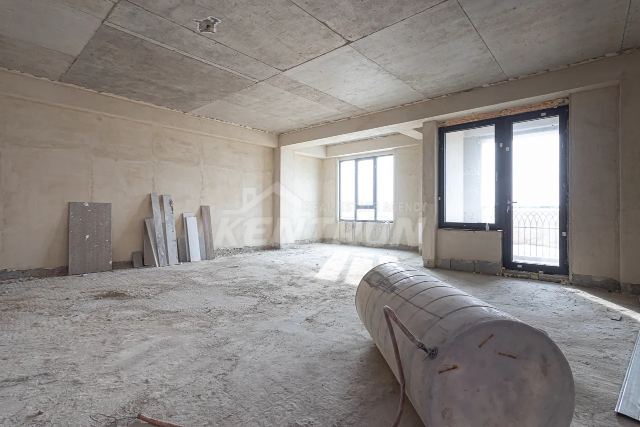 4 bedroom apartment for sale Antarayin St, Center Yerevan, 157990