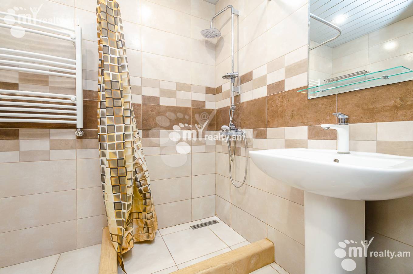 3 bedroom apartment for sale خیابان ابوویان, مرکز شهر ایروان, 148860