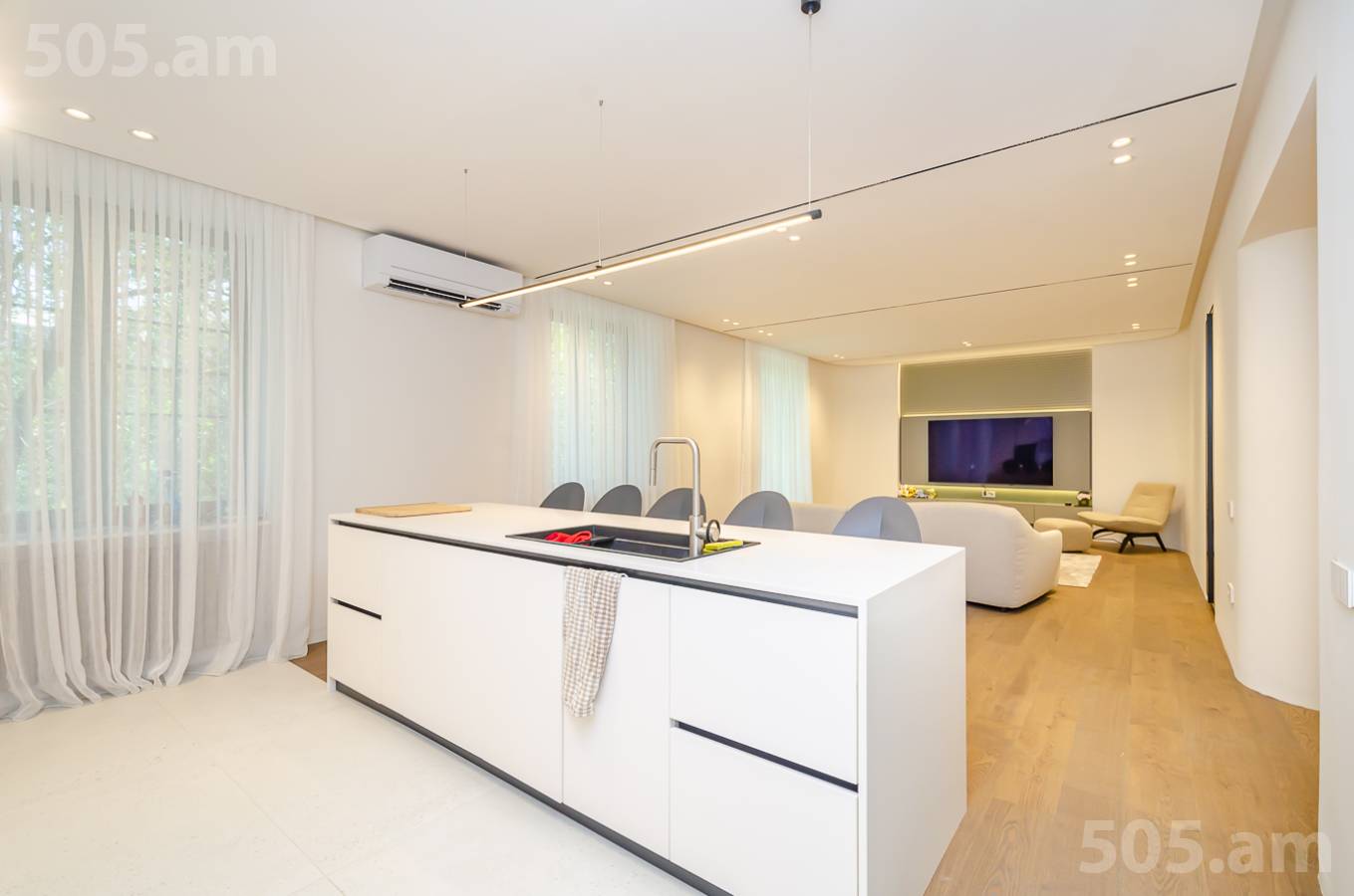 3 bedroom apartment for rent Tamanyan St, Center Yerevan, 152874