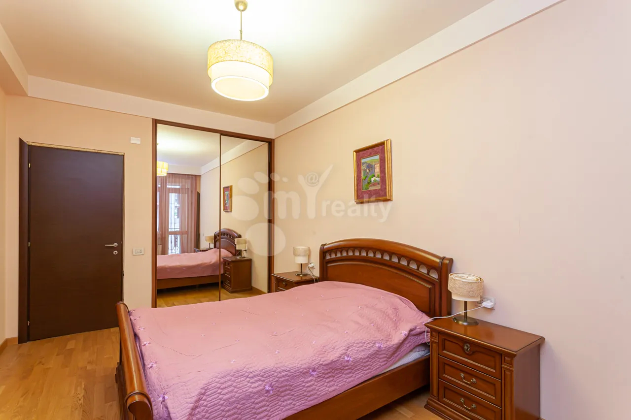 3 bedroom apartment for rent Northern(Hyusisayin)  Ave, Center Yerevan, 158432
