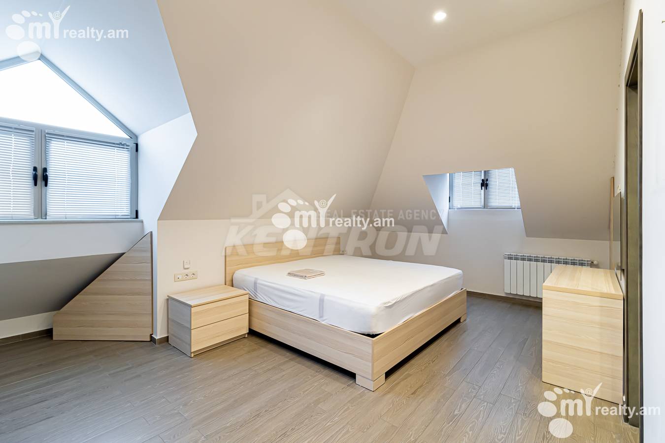 Купить 3 комнатную квартиру Антараин ул, Центр Ереван, 154426