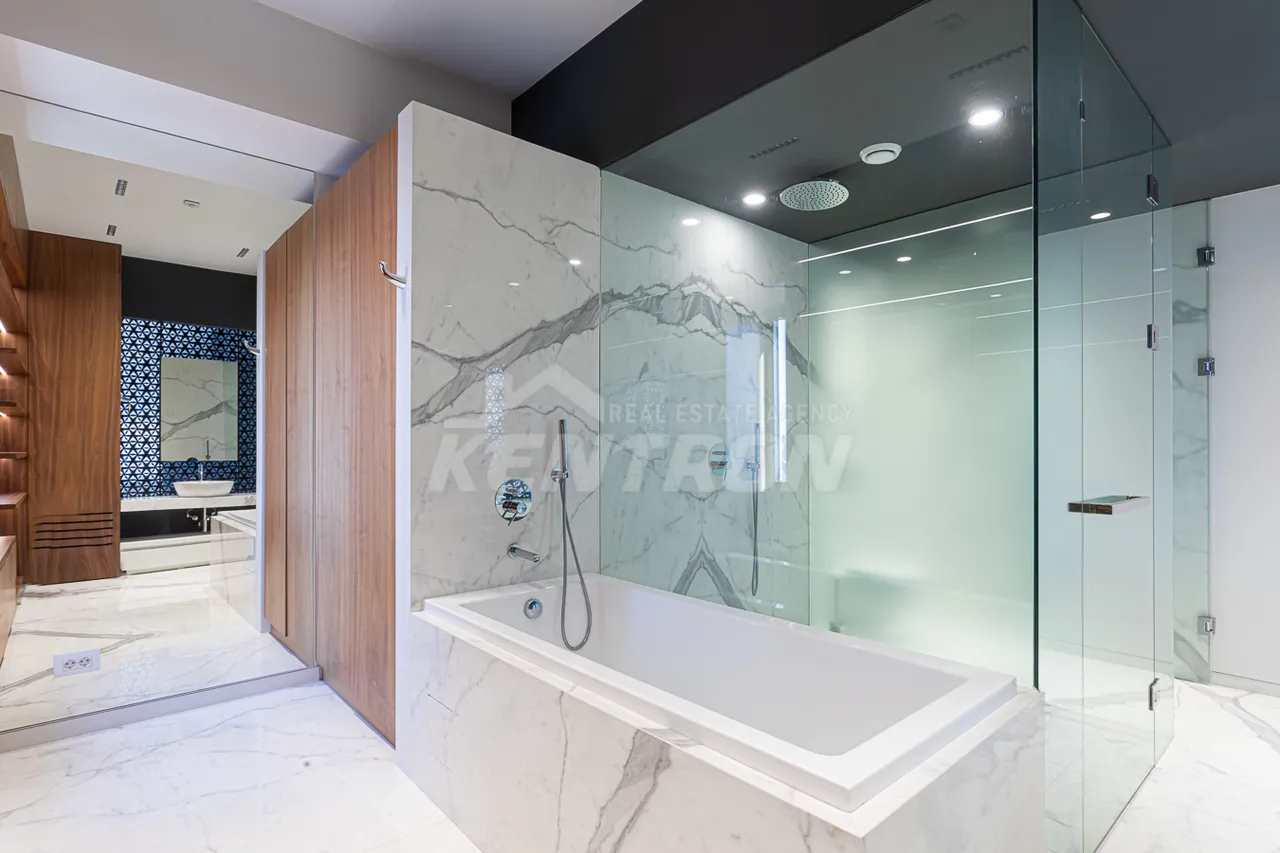 4 սենյականոց բնակարան  Պուշկինի փող, Կենտրոն Երևան, 157580