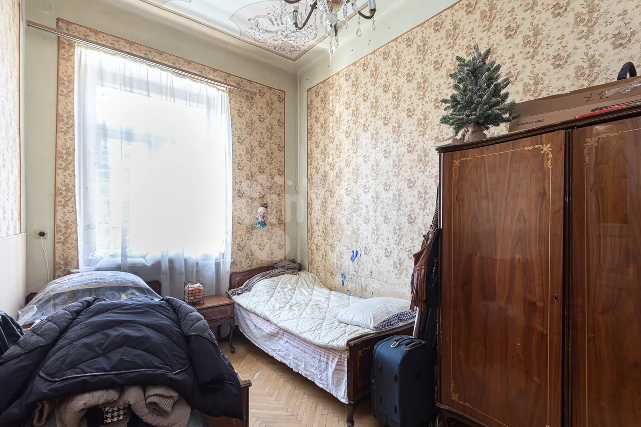 5 bedroom apartment for sale خیابان ابوویان, مرکز شهر ایروان, 159581
