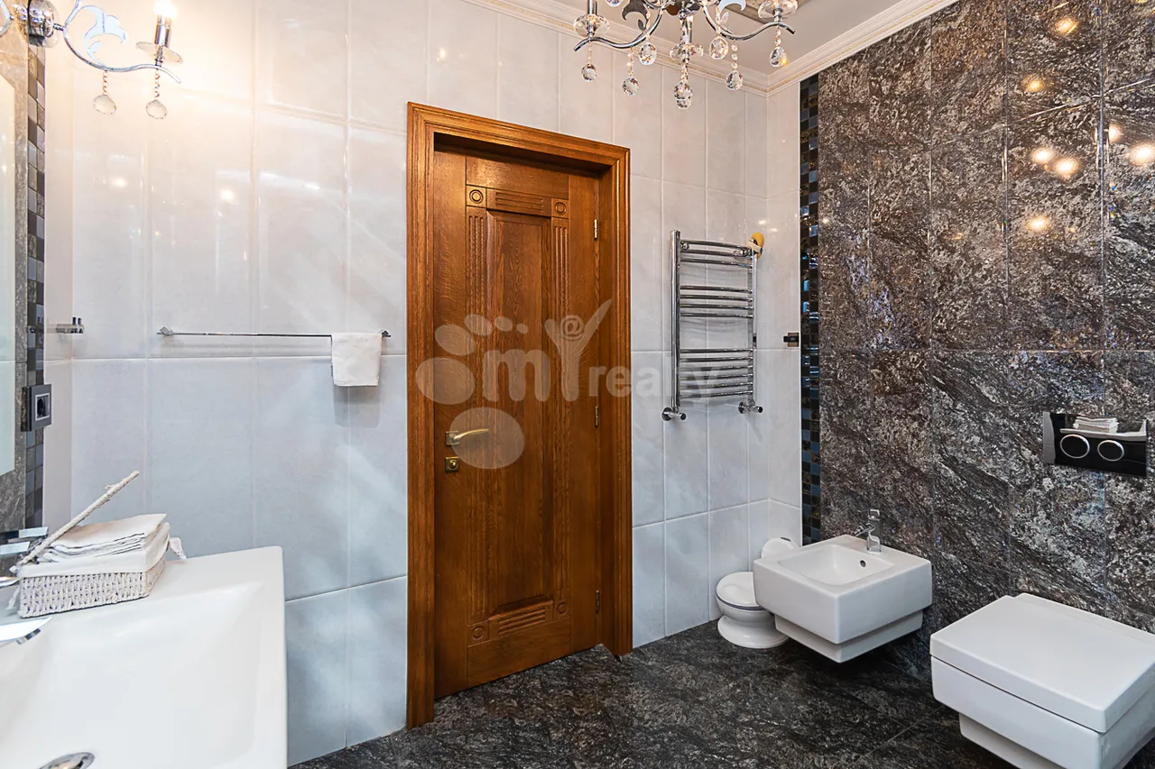 3 bedroom apartment for sale Hambardzumyan St, Arabkir Yerevan, 161263