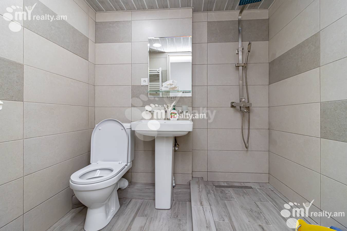 3 սենյականոց բնակարան  Գյուլբենկյան փող, Արաբկիր Երևան, 154581