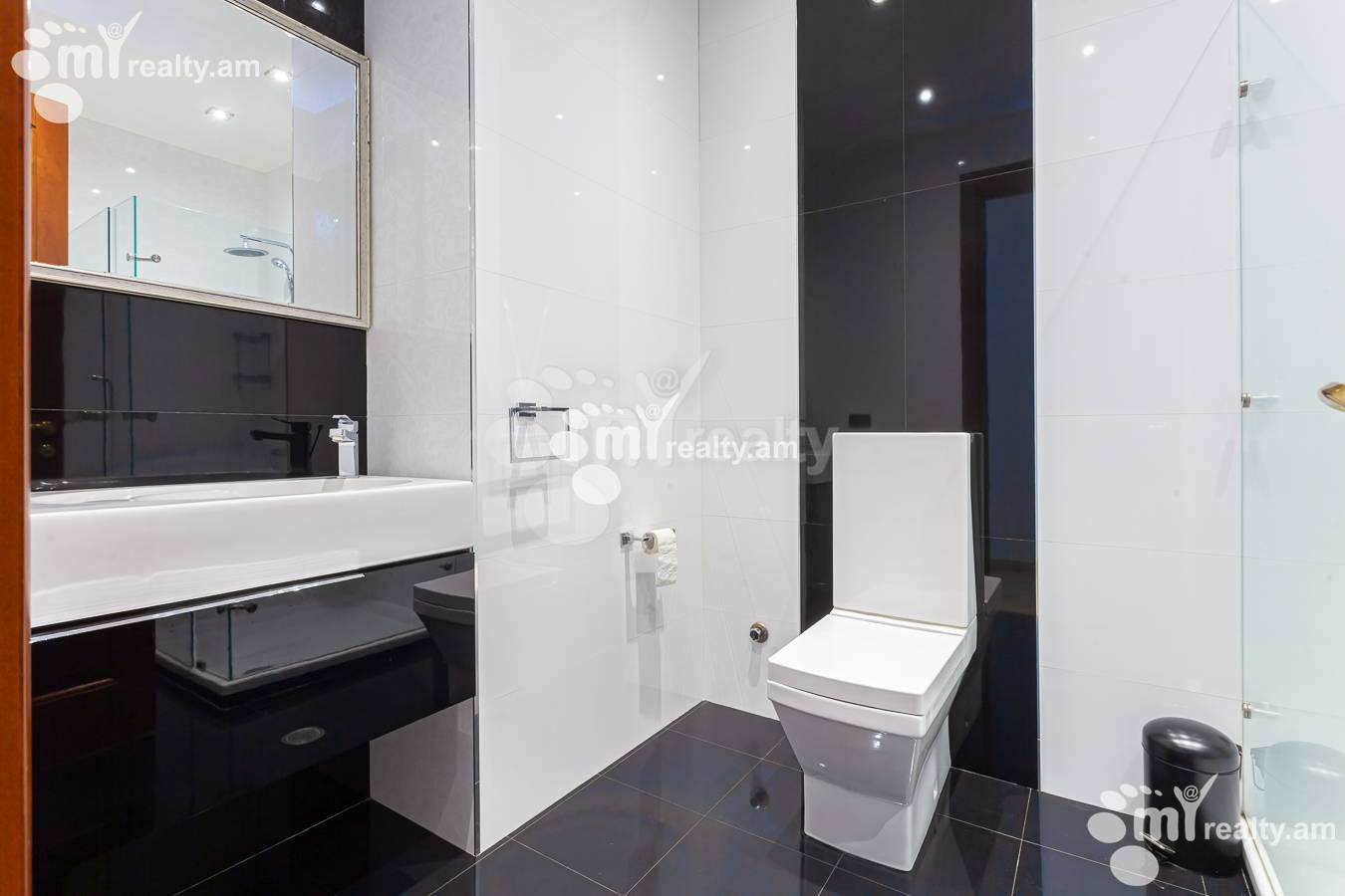 4 bedroom apartment for rent Teryan St, Center Yerevan, 156948