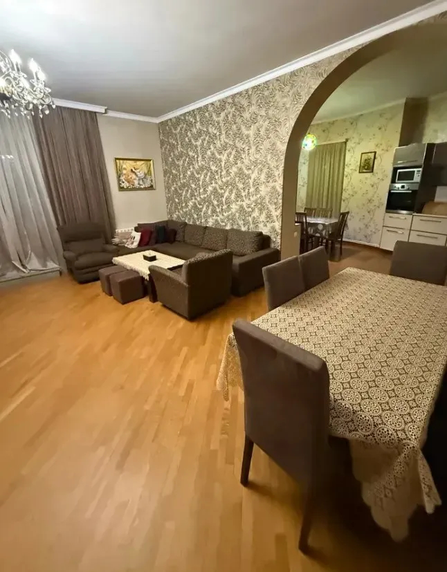 4 bedroom apartment for rent Paronyan St, Center Yerevan, 161316