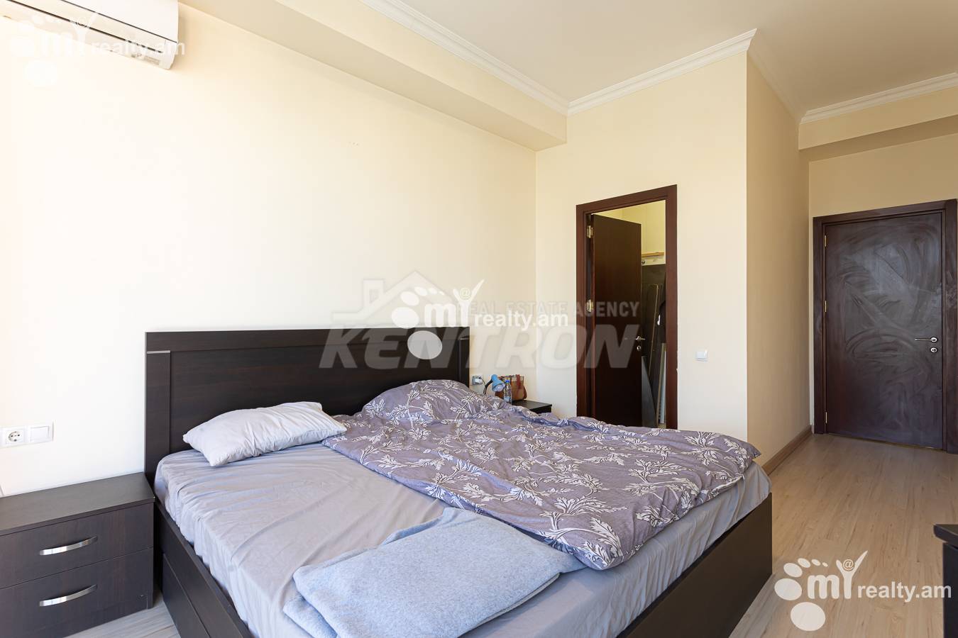 4 bedroom apartment for sale خیابان آنتارایین, مرکز شهر ایروان, 156932