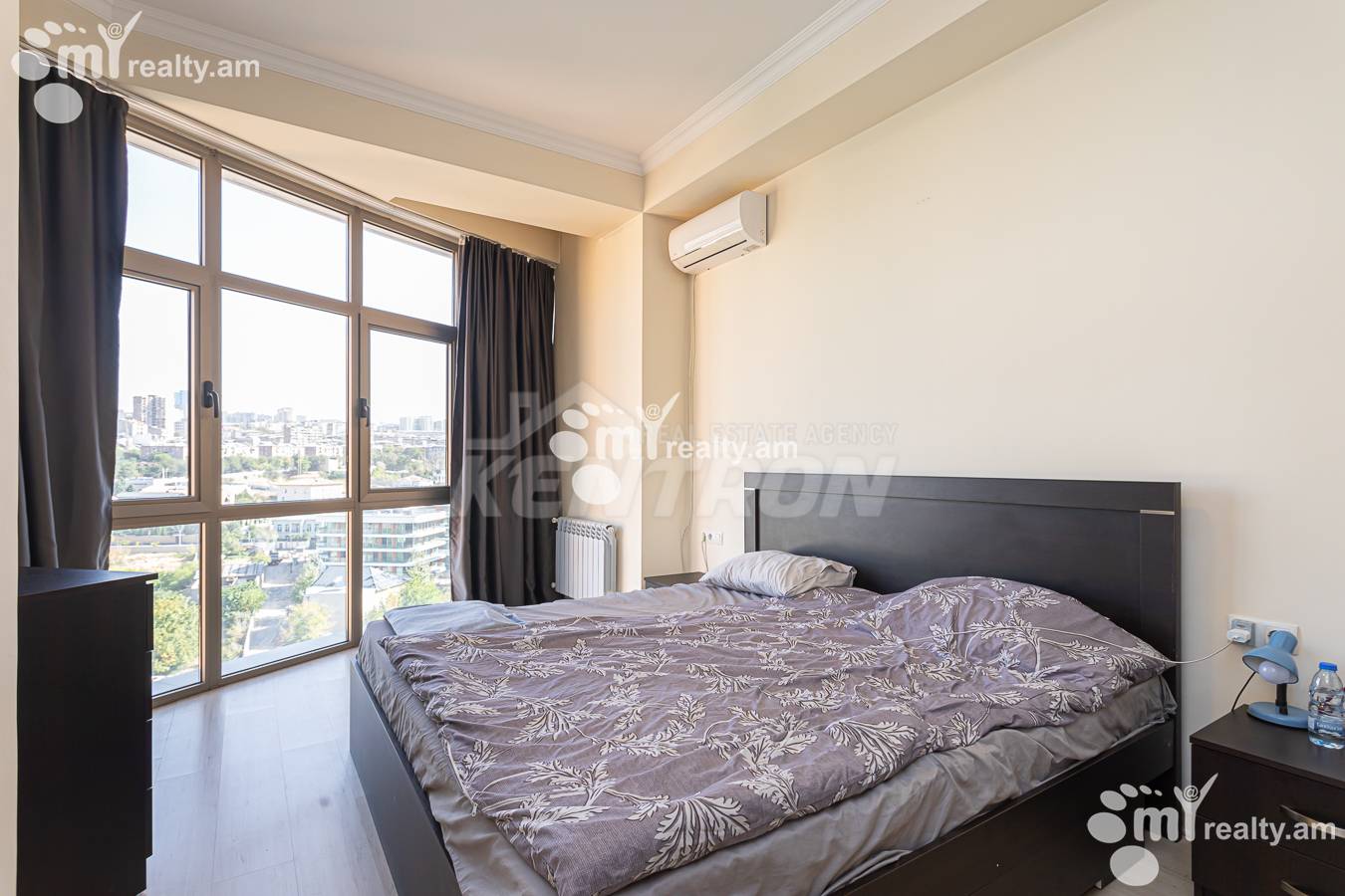 4 bedroom apartment for sale خیابان آنتارایین, مرکز شهر ایروان, 156932