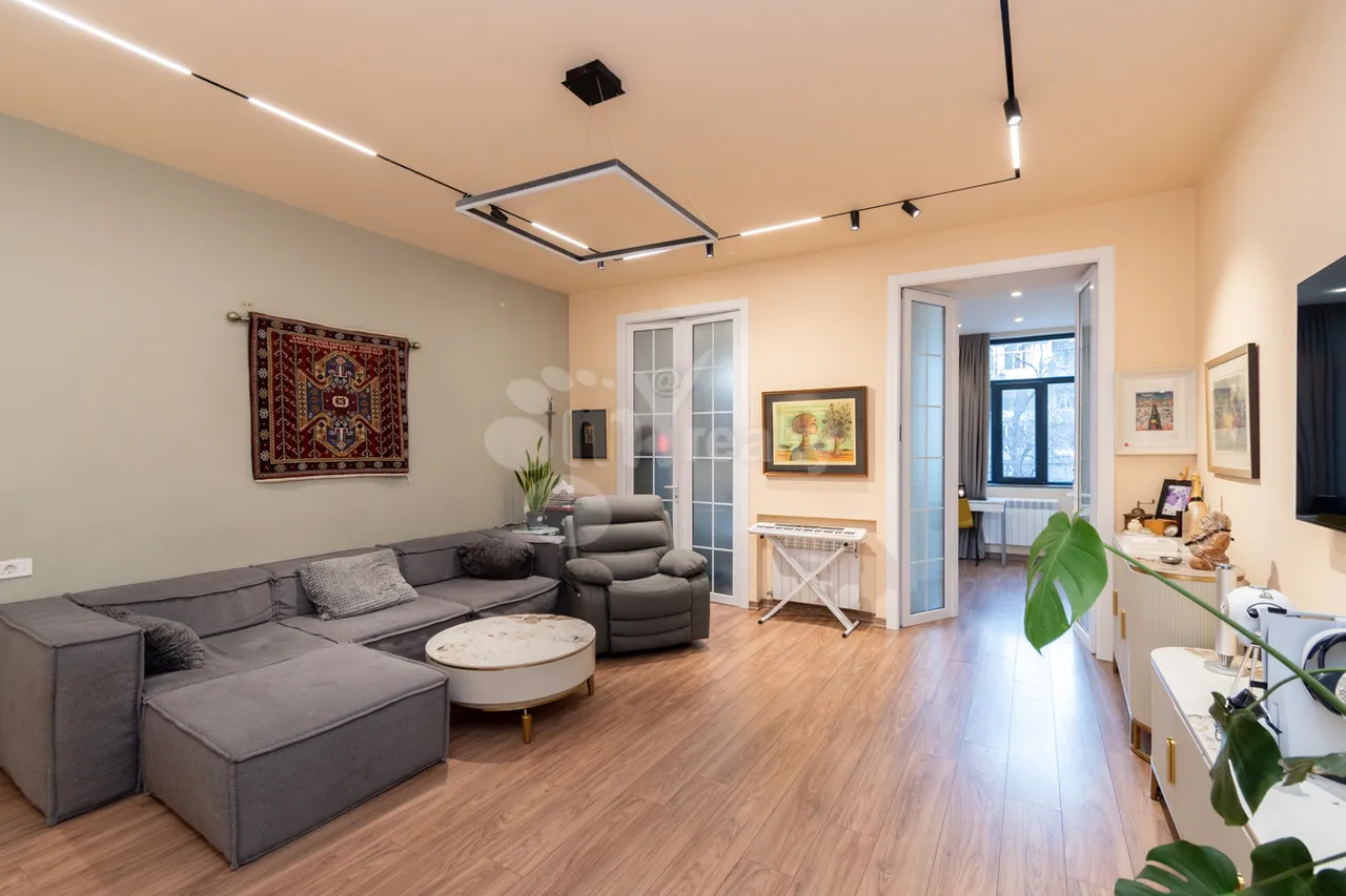 3 bedroom apartment for sale Baghramyan Ave (Kentron), Center Yerevan, 158738