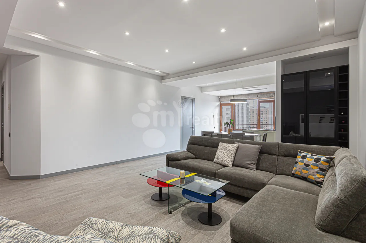 3 bedroom apartment for sale rue d'Amiryan, Center Yerevan, 161375