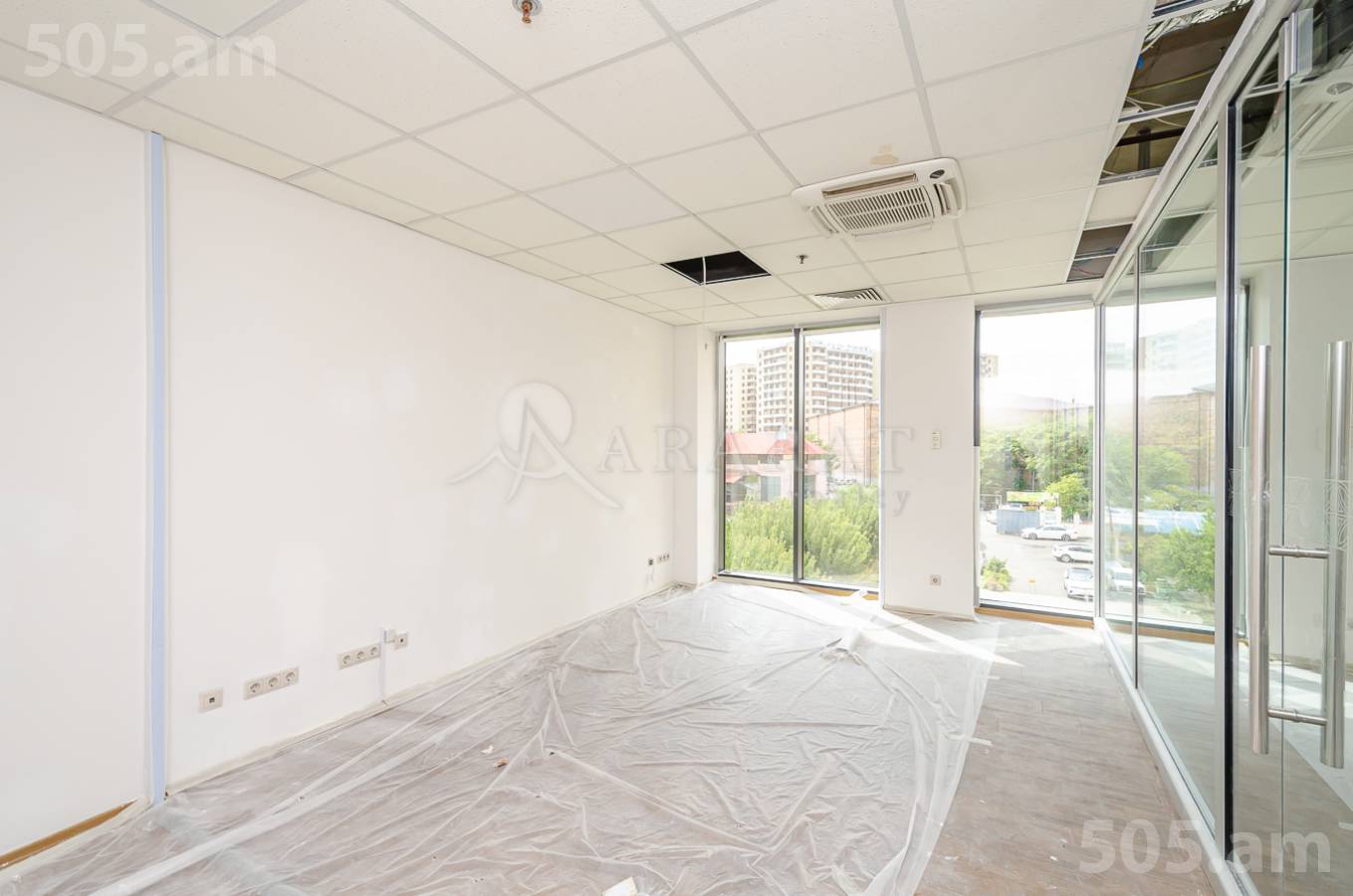 Снять коммерческoе помещение Г.Лусаворич ул, Центр Ереван, 153218