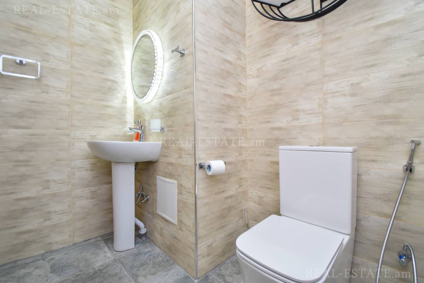 2 bedroom apartment for sale Baghramyan Ave (Kentron), Center Yerevan, 125820