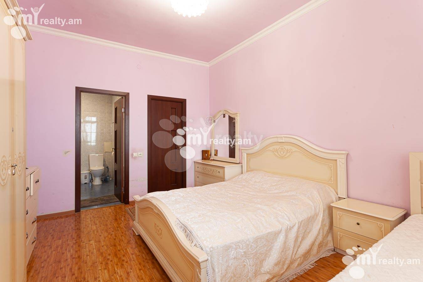 4 սենյականոց բնակարան  Ծարավ Աղբյուրի փող., Ավան Երևան, 155338